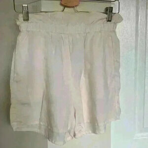 H&M cream shorts